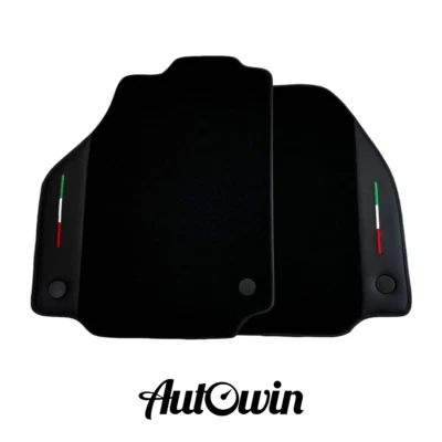 Alfombrillas negras marca AutoWin para Ferrari 458 Speciale con cuero Foto 1 de 4