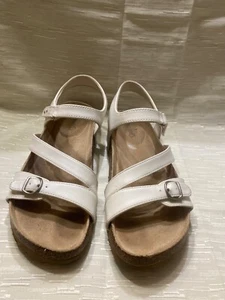 Womens Baretraps Paddy white Sandals Size 8.5 - Picture 1 of 2