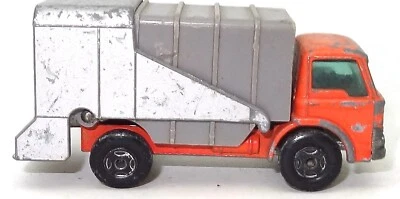 LESNEY MATCHBOX NO. 7 FORD REFUSE GARBAGE TRUCK - SUPERFAST - Image 1 of 3