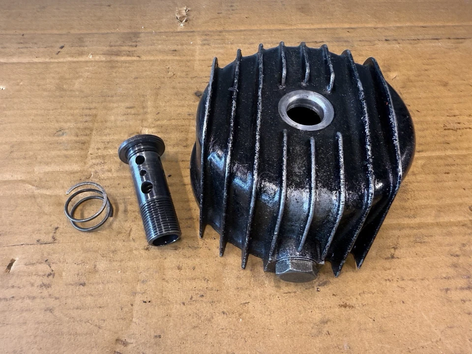 Carcaça de filtro de óleo Yamaha XS750 XS850 2H7-13447-00-00 usada - Imagem 1 de 4