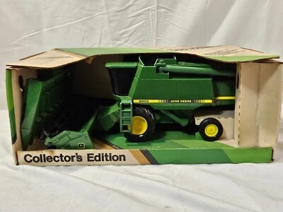 JOHN DEERE 9600 COMBINE W/ CORN & GRAIN HEADS 1:28 DIECAST TOY ERTL #546 NIB - Image 1 of 4