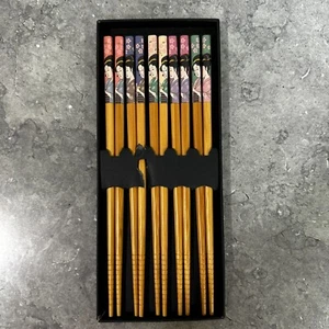 Gift Chopsticks Japanese Ladies Wood Traditional Patterns 5 pairs set - Picture 1 of 5