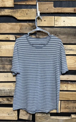 Camiseta básica Lululemon 5 años ajuste actualizado rayas silenciosas jaspeadas gris medio blanco Foto 1 de 4