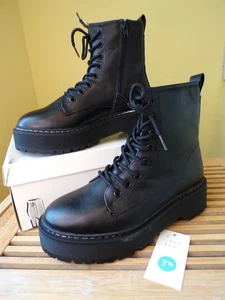 A New Day Damen-Kampfstiefel schwarz Erin Memory Foam seitlicher Reißverschluss Größe 7,5 - Bild 1 von 11