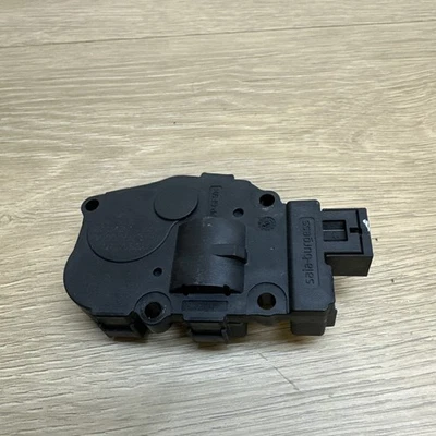 BMW 328i 2012 - 2016 - aleta/actuador de control de calefacción - T1015556H - OEM. F30 Foto 1 de 4