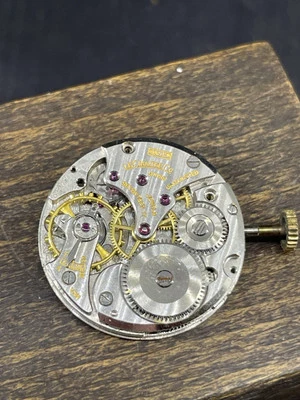 Vintage Gents Jaeger LeCoultre wristwatch cal 480CW Movement Parts. - Image 1 of 4