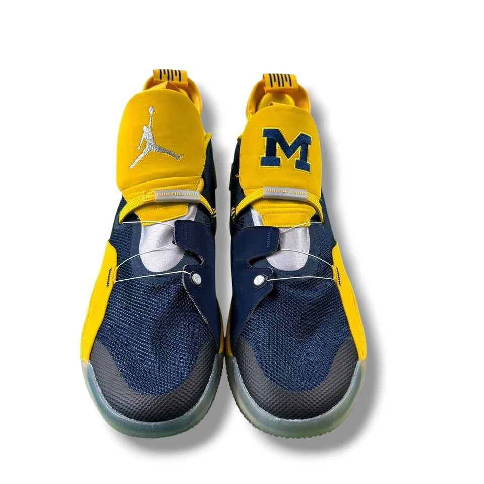 Nike Air Jordan XXXIII 33 Michigan Wolverines PE Jugador Exclusivo Promoción EE. UU. Talla 16 Foto 1 de 4