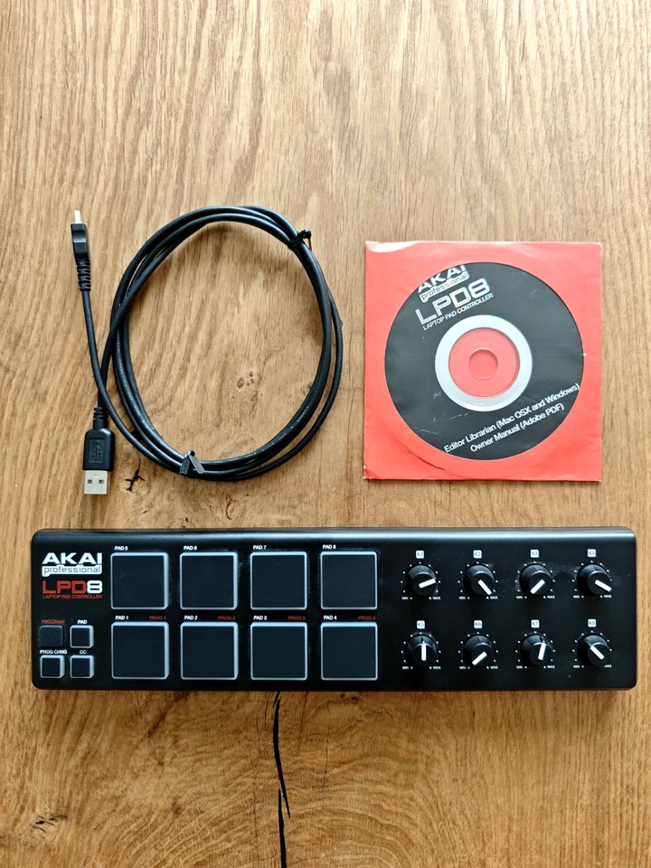 Akai LPD8 Professional Small 8-Pad USB MIDI Controller For Mac and PC - Bild 1 von 1