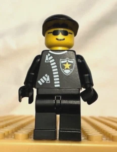 LEGO /  Police - Sheriff Star / Minifigure / Black Cap /  Sunglasses / #cop041 - Picture 1 of 4