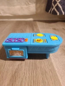 Dora the Explorer Talking Doll House flip out stove - Picture 1 of 1