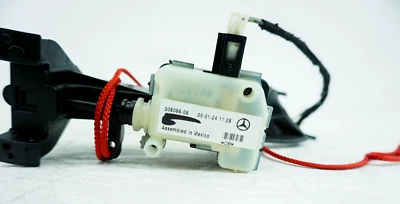 06-12 Mercedes ML500 W164 OEM Solapa de Combustible Motor Actuador A 2518 20 01 97 5080 Foto 1 de 4