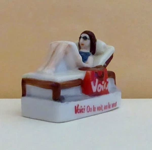 Fève Mon Magazine Voici - 2010 - Une Lectrice de Voici à la Plage - Picture 1 of 1