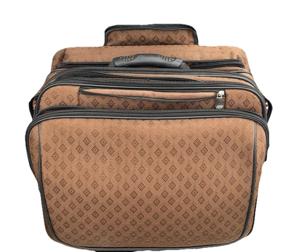 Maletín de equipaje con ruedas Joy Mangano marrón castaño. 16,5”. Foto 1 de 4