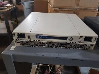 EMC DS-16B 16 Port Fiber Channel Switch with GBIC - Image 1 of 2