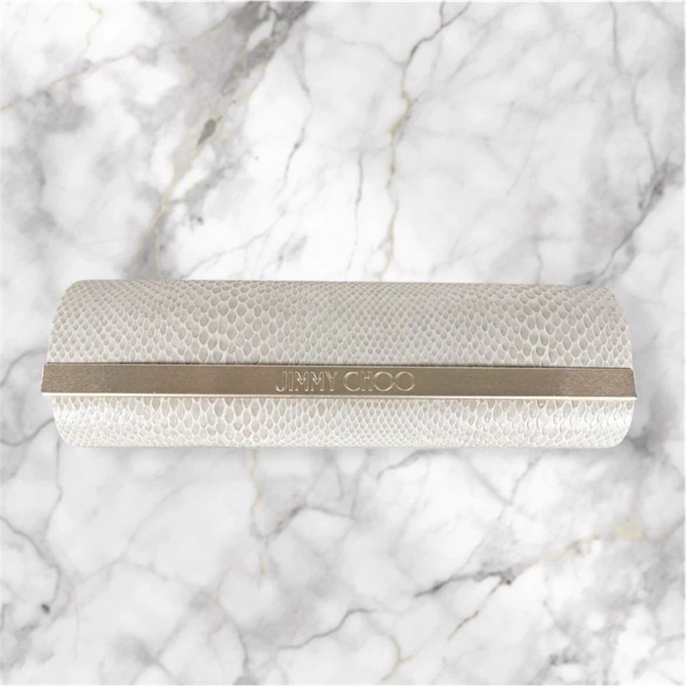 Estuche de gafas de repuesto Jimmy Choo crema imitación cocodrilo y dorado Foto 1 de 4