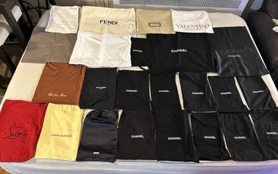 Lote de 25 AUTÉNTICAS bolsas antipolvo mixtas de marca y tamaño diferentes Chanel Louis Fendi Jimmy Loro Gucci Foto 1 de 4