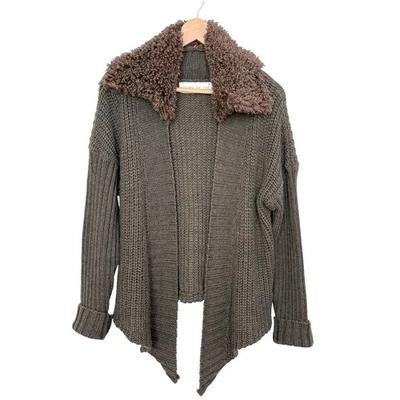 Cárdigan de Lana STORY OF LOLA con Cuello Sherpa Acogedor Tejido Marrón M Renacimiento Bohemio Foto 1 de 4