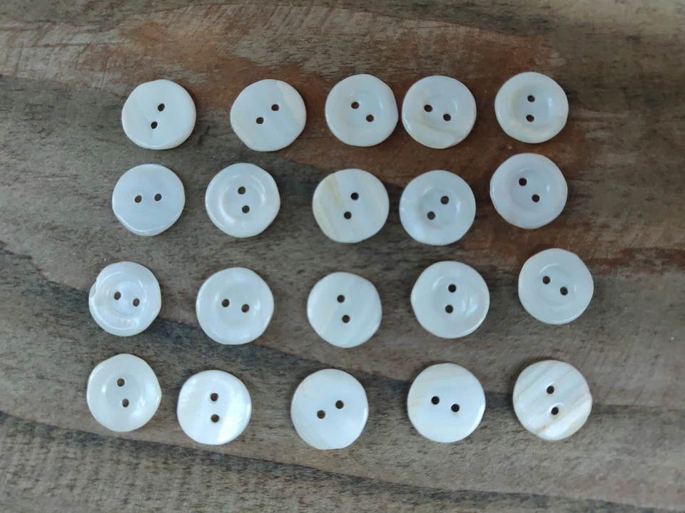 20 Perlmutt Knöpfe 1,5cm Perlmuttknöpfe weiß - Bild 1 von 1