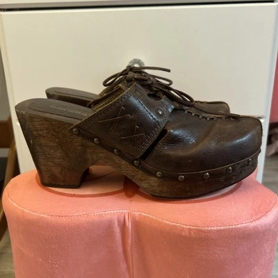 Zuecos de madera marrón vintage caramelos talla 10 Y2K cuero hecho a mano Foto 1 de 4