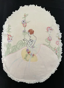 Vtg. Embroidered Boudoir Pillow Pink & White Organdy Girl w/ Sun Bonnet 1920's - Afbeelding 1 van 6