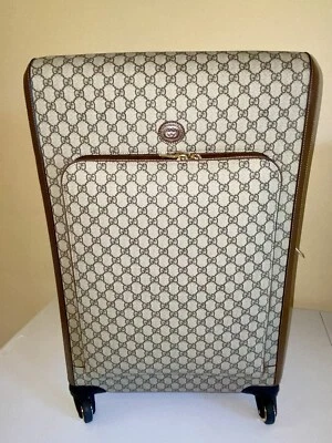 Estuche Suite Carro Grande Gucci GG Supreme Hecho en Italia Nuevo Con Etiquetas  Foto 1 de 4