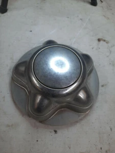 Ford F150 or Expedition center cap 1997-2004 part # F65A 1A096 CA 05 - Picture 1 of 4