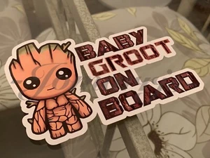 Calcomanía de vinilo Groot a bordo personalizada Chibi bebé (o niño) linda Marvel I am - Imagen 1 de 7