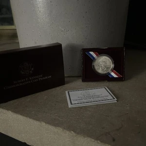 1998-S US Mint Robert F. Kennedy Memorial Silver UNC Commemorative Coin - Picture 1 of 6