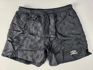 Vintage Umbro Herren Nylon karierte Shorts schwarz Größe Large Fußball gebraucht, in einwandfreiem Zustand - Bild 1 von 9