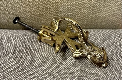 Llamador de puerta vintage Cutajar Works Malta de latón para peces koi - antiguo marino Foto 1 de 4