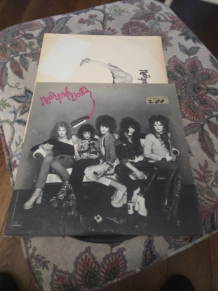 NEW YORK DOLLS self title NY Dolls 1973 Mercury SRM-1-675 looks mint - Image 1 of 4