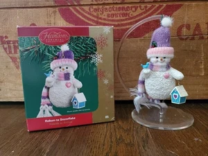 CARLTON HEIRLOOM 2004 Roburr-ta Snowflake Ornament Snowman Birdhouse CXOR-085L - Picture 1 of 9