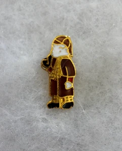 RUPERT THE BEAR - Sherlock Holmes - Vintage - PIN BADGE - Picture 1 of 2