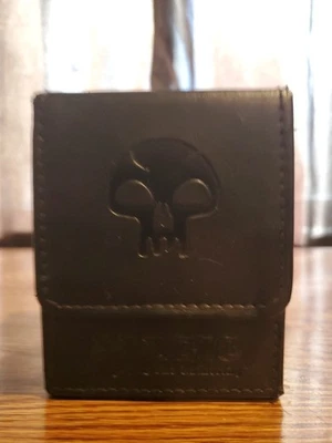 Magic The Gathering Ultra Pro Swamp Black Magnetic Flip Deck Box - Image 1 of 4