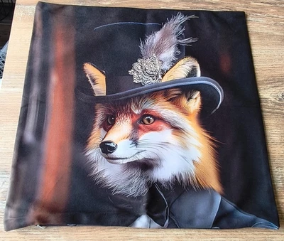 Housse de coussin DOUBLE FACE RENARD EN COSTUME   45X45 CMS - Photo 1/2