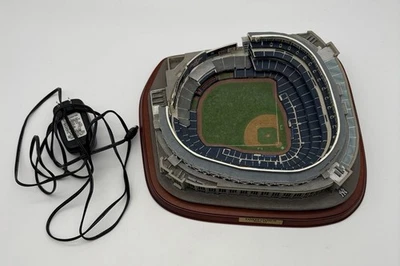 Danbury Mint 2009 Día Inaugural en Yankee New Stadium New York Yankees Lights Foto 1 de 4