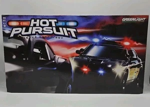 Greenlight Hot Pursuit 10 Car Set Pack Limited Edition 2011 Serve & Protect 1:64 - Bild 1 von 7