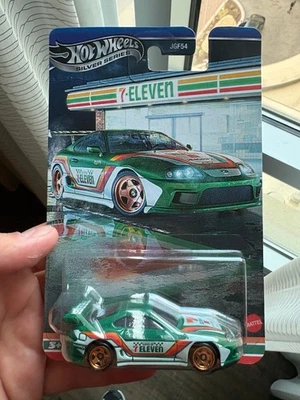 Hot Wheels × 7-Eleven Toyota Supra | 2024 USA Exclusive - Immagine 1 di 3