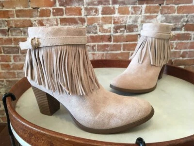 C Wonder Khaki 麂皮绒 Willa 流苏踝靴 全新 — 第 1/4 张图片