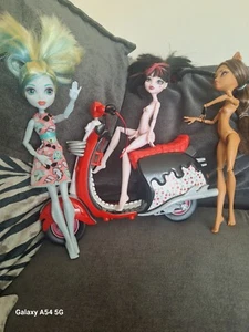 Monster High Doll Selection With Scooter  - Picture 1 of 17