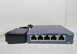 Conmutador externo de 4 puertos TP-LINK Technologies TP-Link (TL-SG105) - Imagen 1 de 8