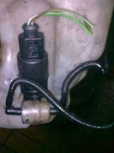 WINDSHIELD WASHER PUMP Volkswagen Golf IV Variant (1J5) Combi 1.4 16V (AXP) - Foto 1 di 1