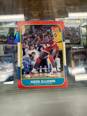 Fleer Hakeem Olajuwon 1986 #82 novato Foto 1 de 2