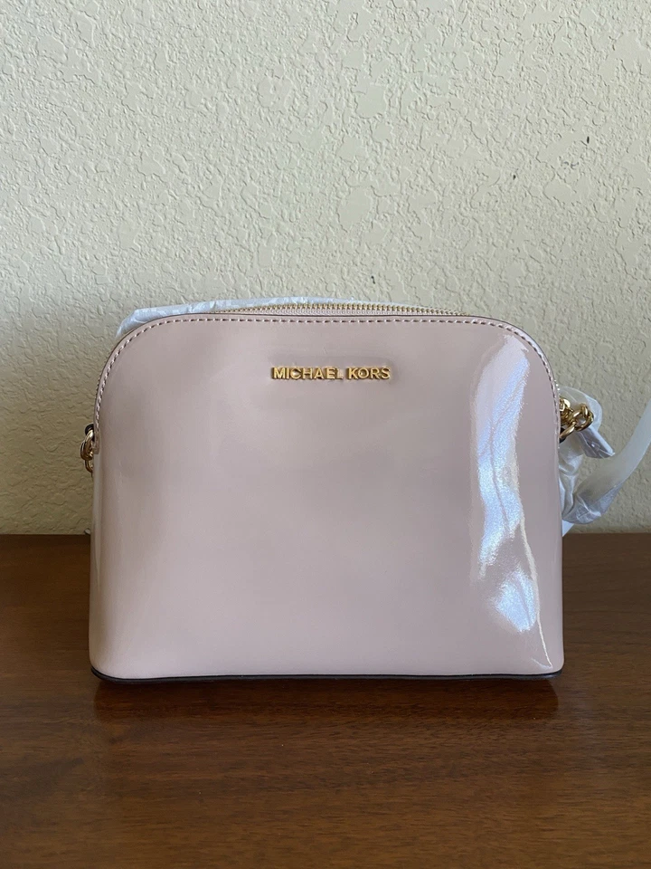 Bolso Bandolera Michael Michael Kors Cindy Dome Charol Ballet Foto 1 de 4