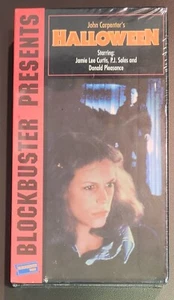 Halloween VHS 1995 Blockbuster Presents New/Sealed Original John Carpenter - Foto 1 di 2