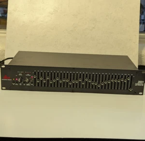 DBX EQ 2031 31 Band Graphic Equalizer Limiter with Type III Noise Reduction - Picture 1 of 10