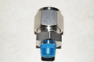 Superlok Male Connector 1/2 in. Tube OD x 1/8 in. Male NPT (SMC-8-2N-S316) - Picture 1 of 3