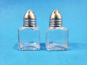 Miniatura Sale e Pepe Shakers Vetro Trasparente con Coperchi Vite Cromati Su Coperchi Set di 2 - Foto 1 di 12