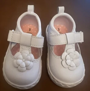 Wonder Nation Toddler Girls White Leather Mary Jane Shoes, Sizes 3 - Picture 1 of 5