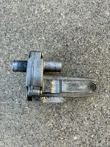 Porsche 911 SC Auxiliary Air Valve 0280140218 - Picture 1 of 6